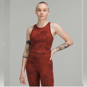 Lululemon Power Pivot tank